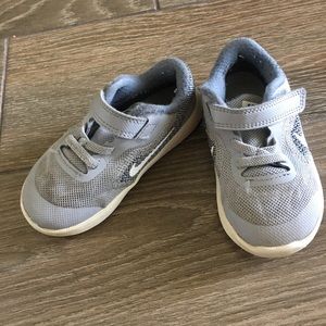 Used Grey Toddler Nike Shoes